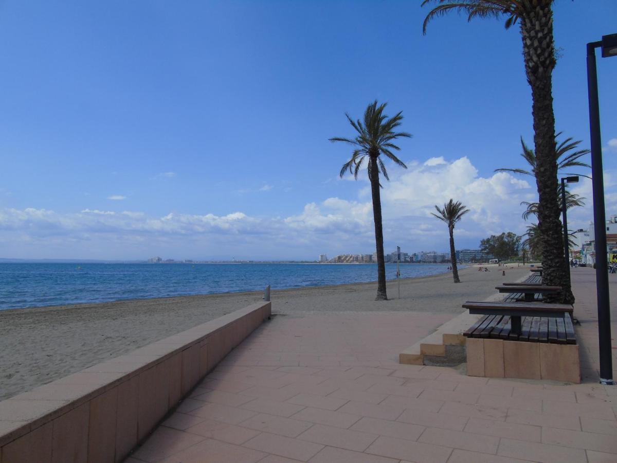Appartement Premiere Ligne De Mer Avec Piscine โรเซส ภายนอก รูปภาพ