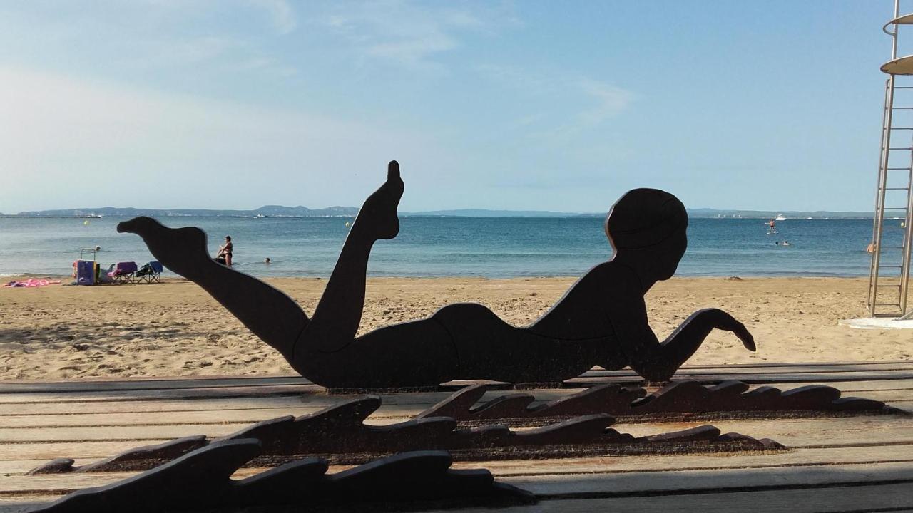 Appartement Premiere Ligne De Mer Avec Piscine โรเซส ภายนอก รูปภาพ