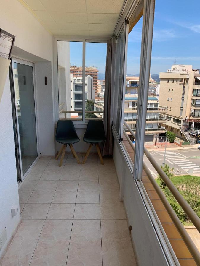Appartement Premiere Ligne De Mer Avec Piscine โรเซส ภายนอก รูปภาพ