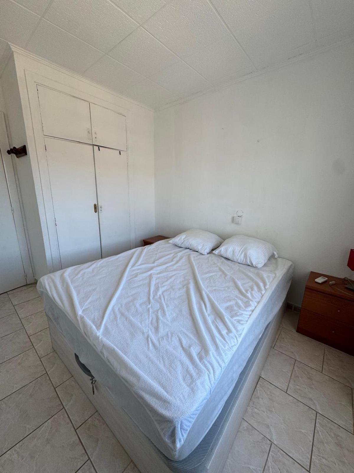 Appartement Premiere Ligne De Mer Avec Piscine โรเซส ภายนอก รูปภาพ