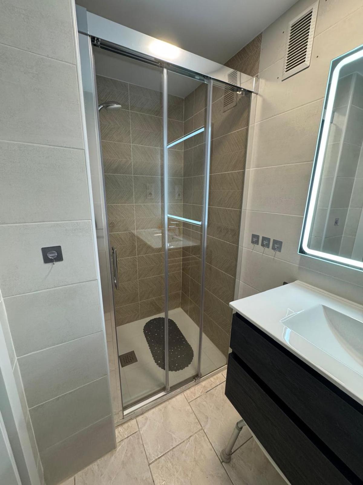 Appartement Premiere Ligne De Mer Avec Piscine โรเซส ภายนอก รูปภาพ